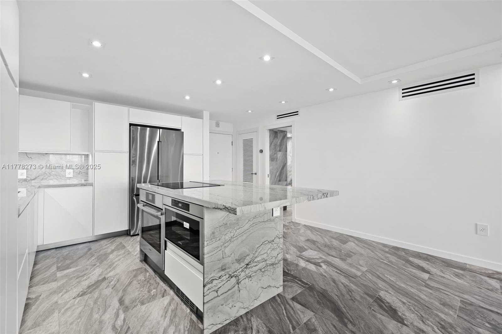 1658 Bay Rd # 504, Miami Beach FL 33139