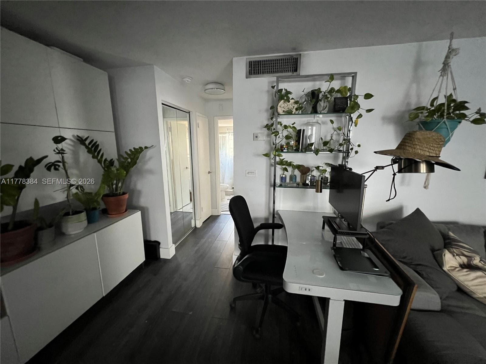 221 Meridian Ave # 206, Miami Beach FL 33139