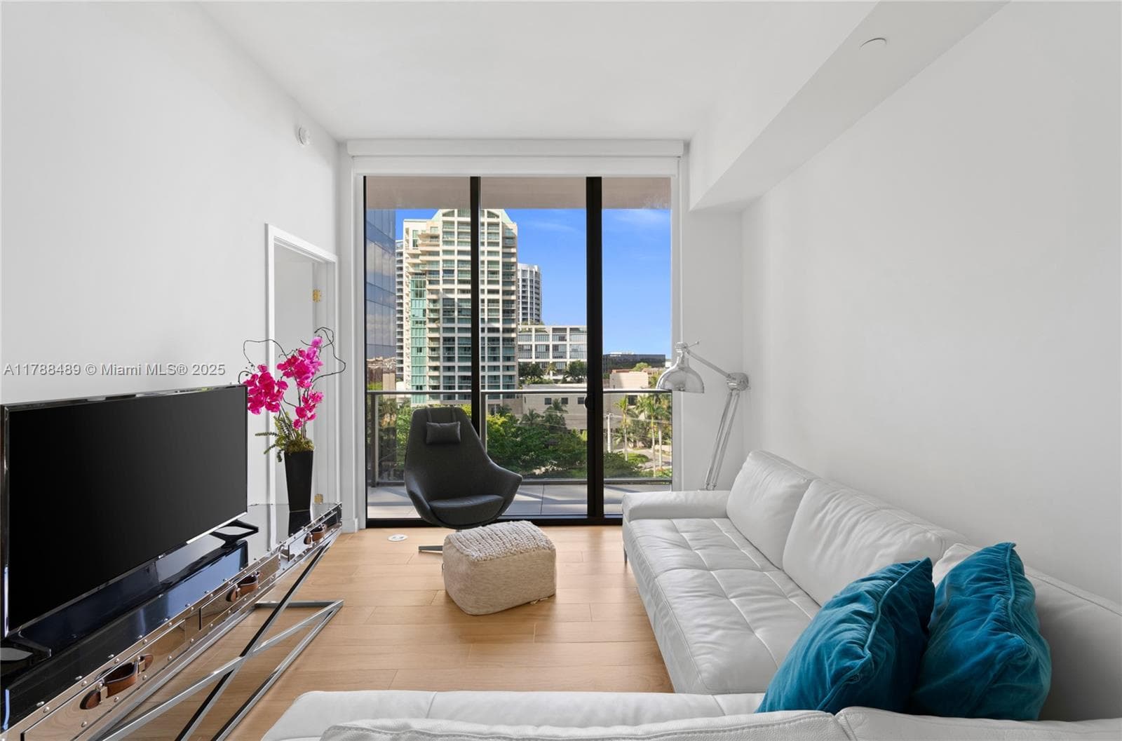 2678 Tigertail Ave # 615, Miami FL 33133