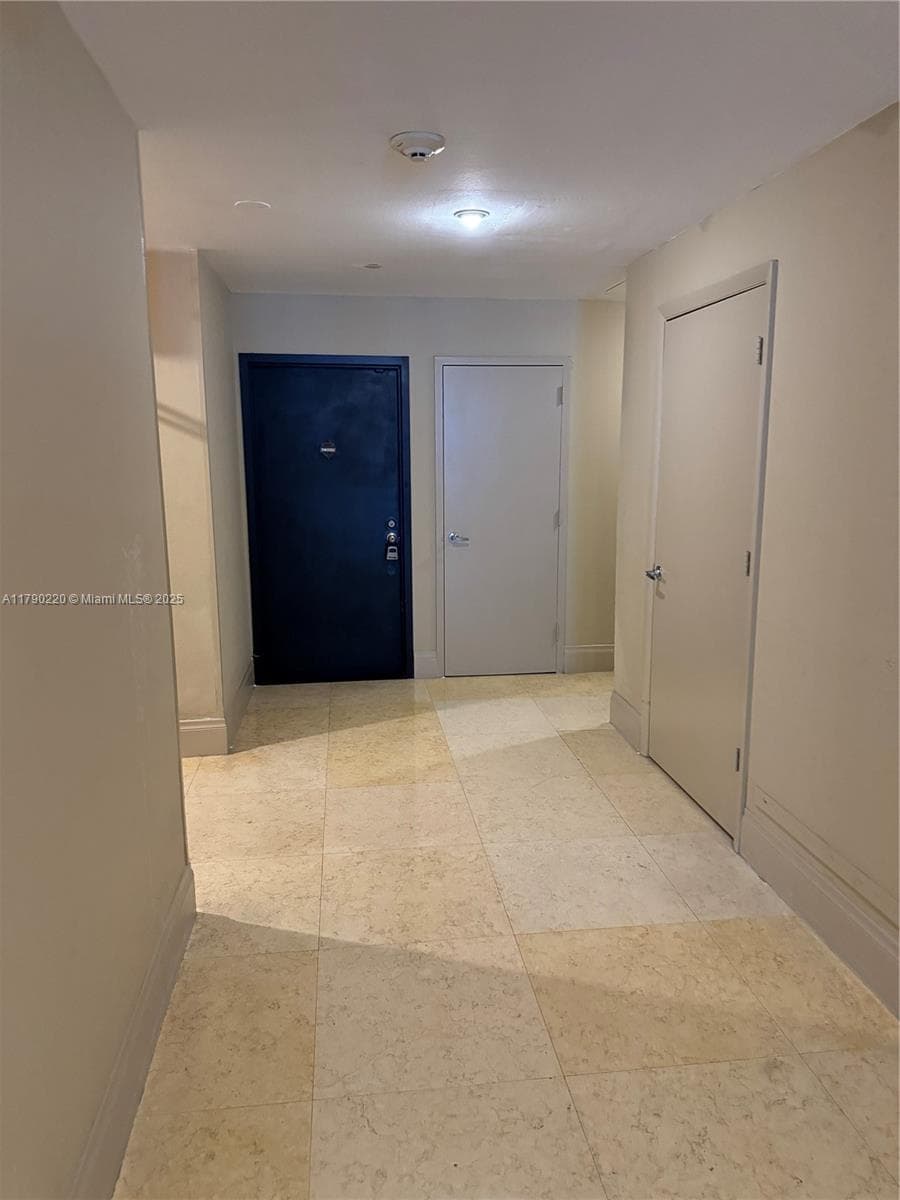 1420 Brickell Bay Dr, Miami FL 33131