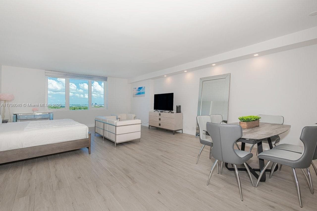 2301 Collins Ave # 1531, Miami Beach FL 33139