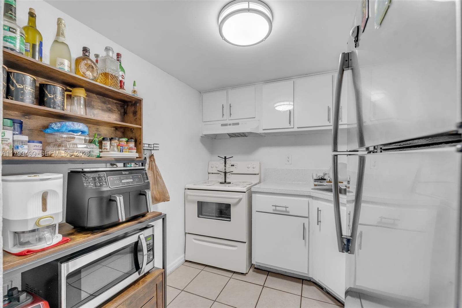4550 NW 9th St # 106E, Miami FL 33126