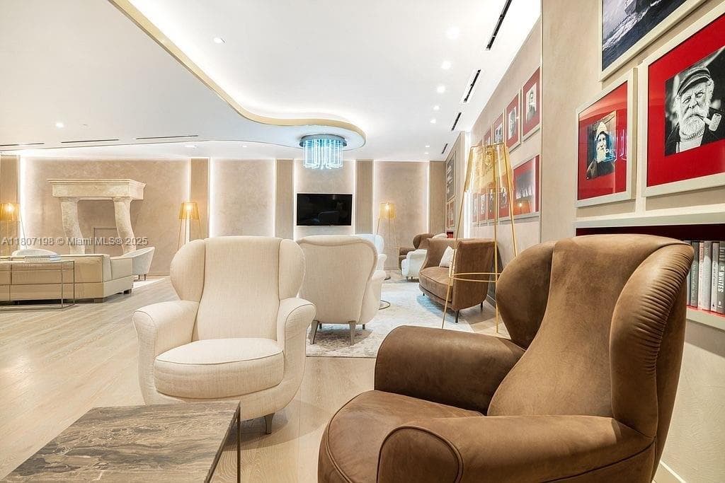 1000 Brickell Plz # 2705, Miami FL 33131