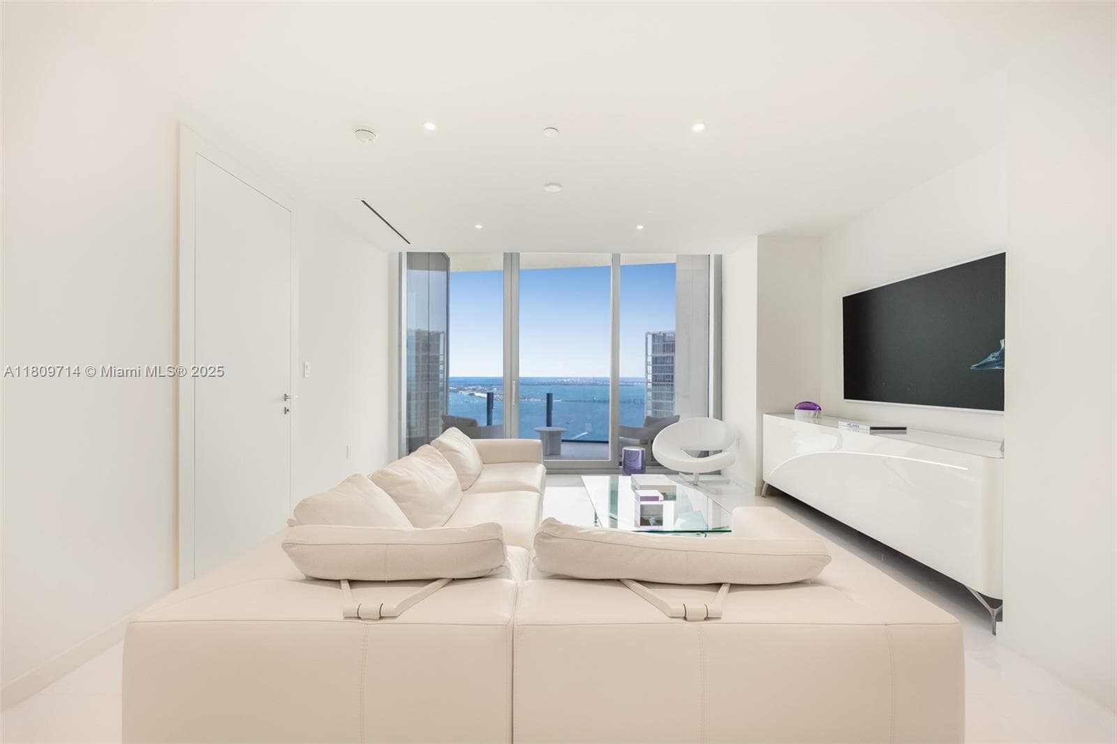 300 Biscayne Blvd Way # 5205W, Miami FL 33131