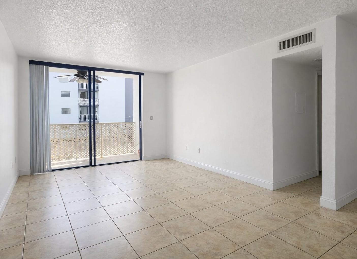 8185 NW 7th Street # 214, Miami FL 33126