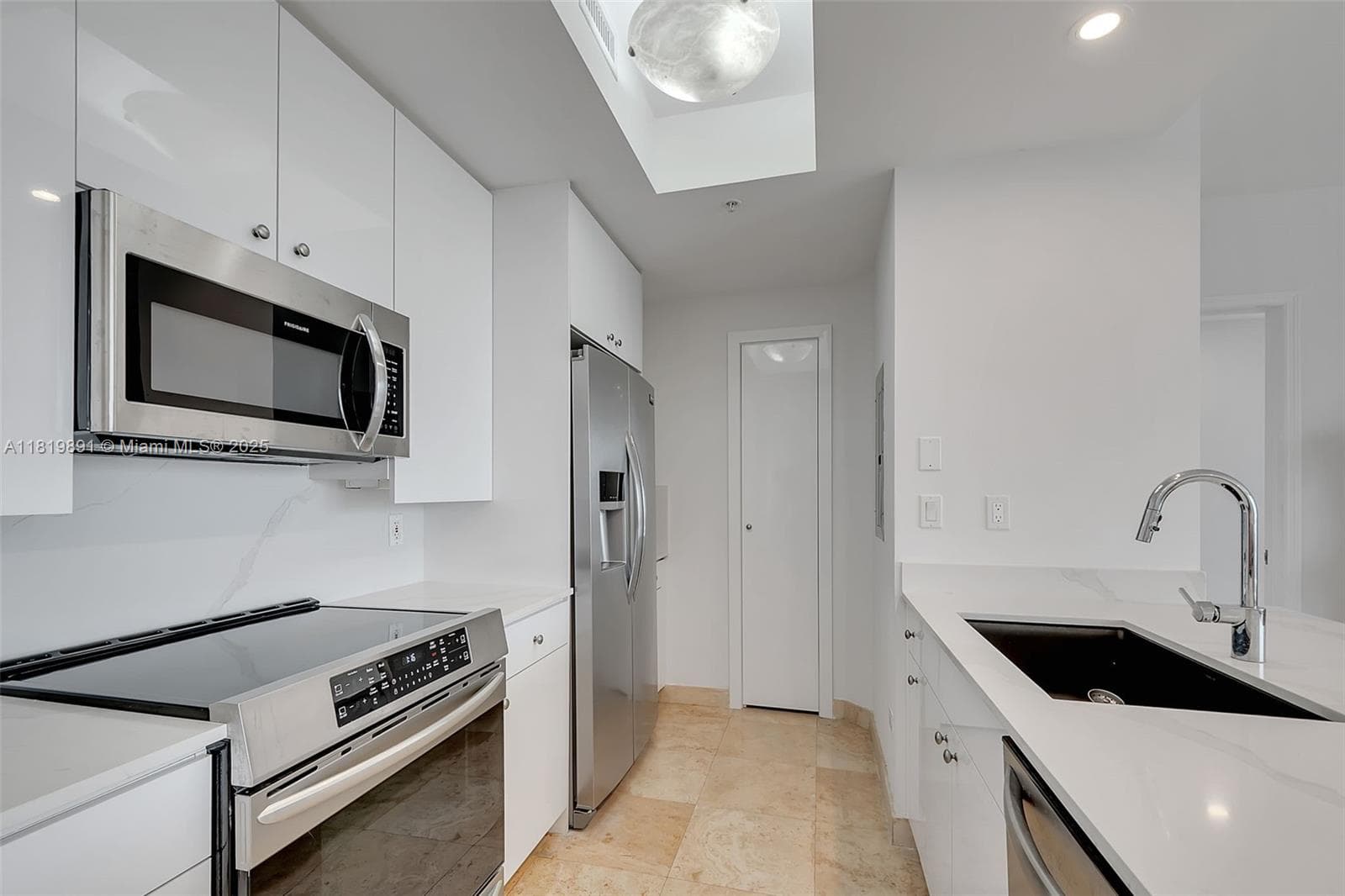 848 Brickell Key Dr # 1803, Miami FL 33131