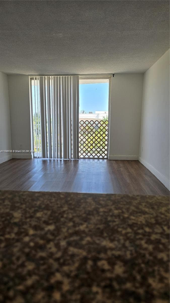 498 NW 165th St Rd # 407, Miami FL 33169
