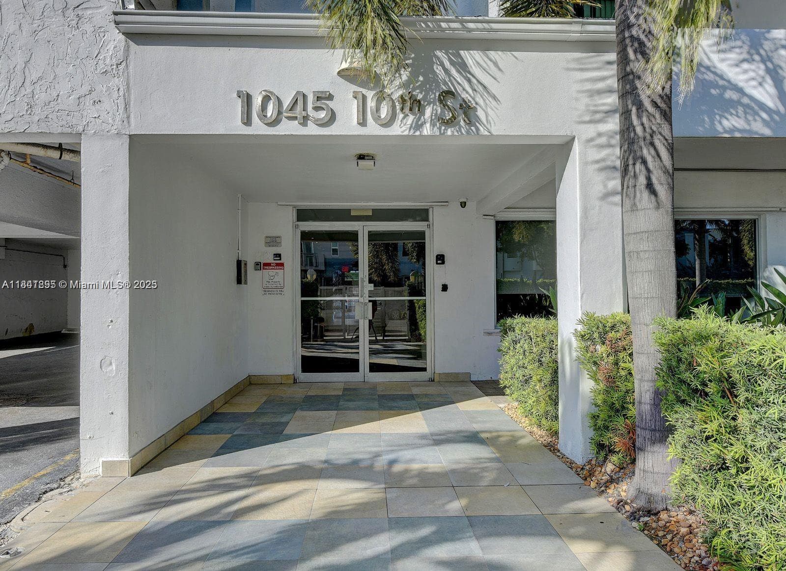 1045 10th St # 907, Miami Beach FL 33139