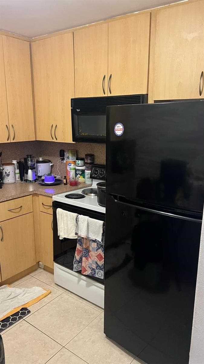 19080 NE 3rd Ct # 307, Miami FL 33179