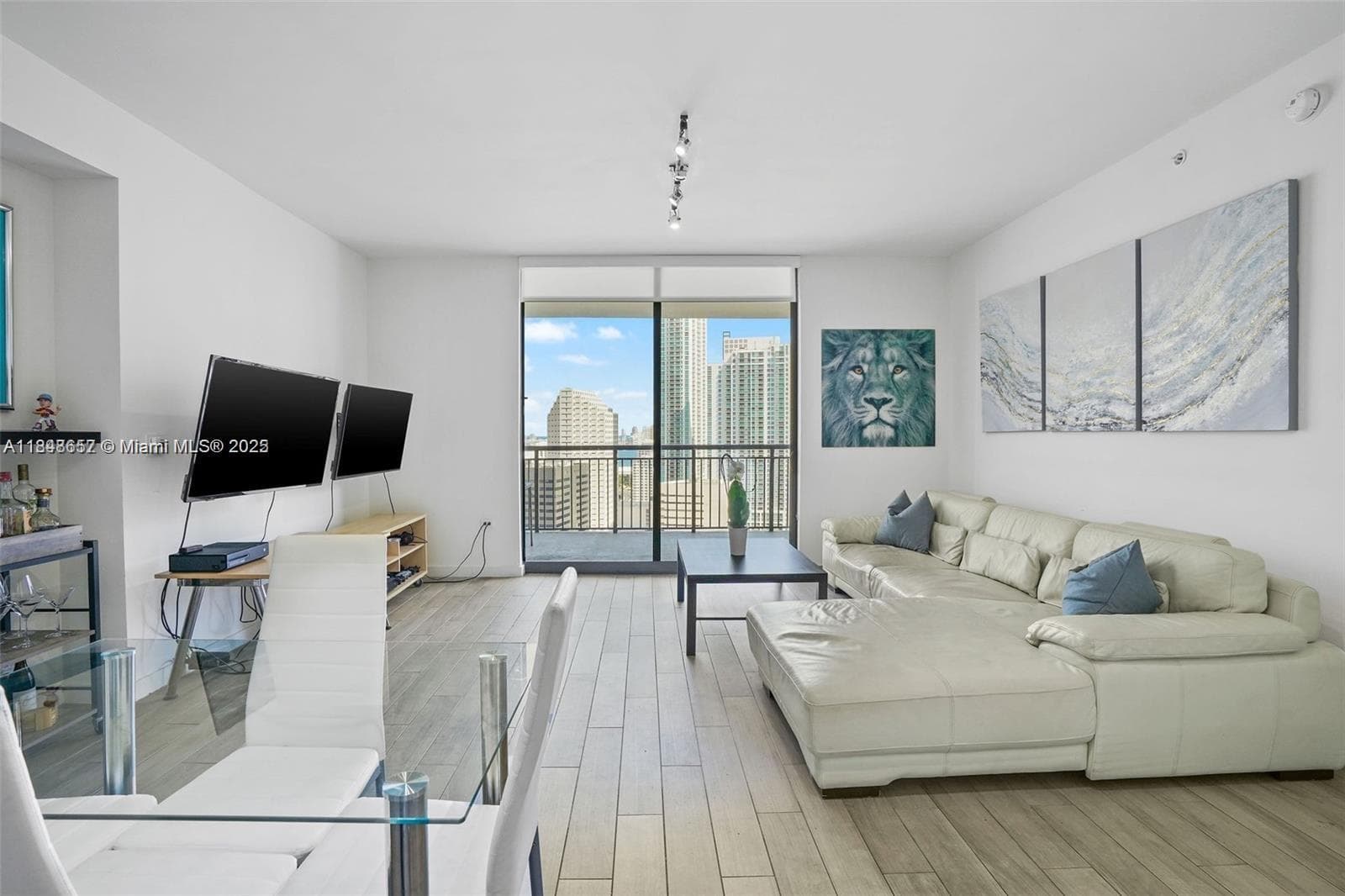 999 SW 1st Ave # 2717, Miami FL 33130