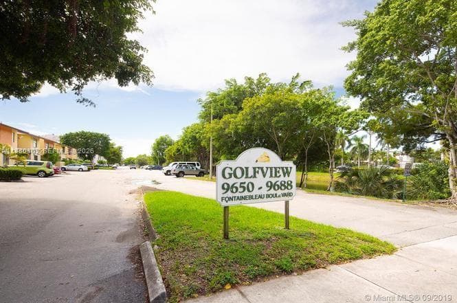 9682 Fontainebleau Blvd # 401, Miami FL 33172