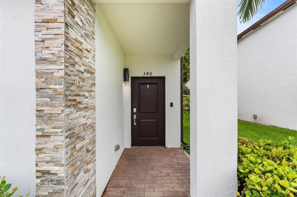 340 NE 208th Terrace # 340, Miami FL 33179