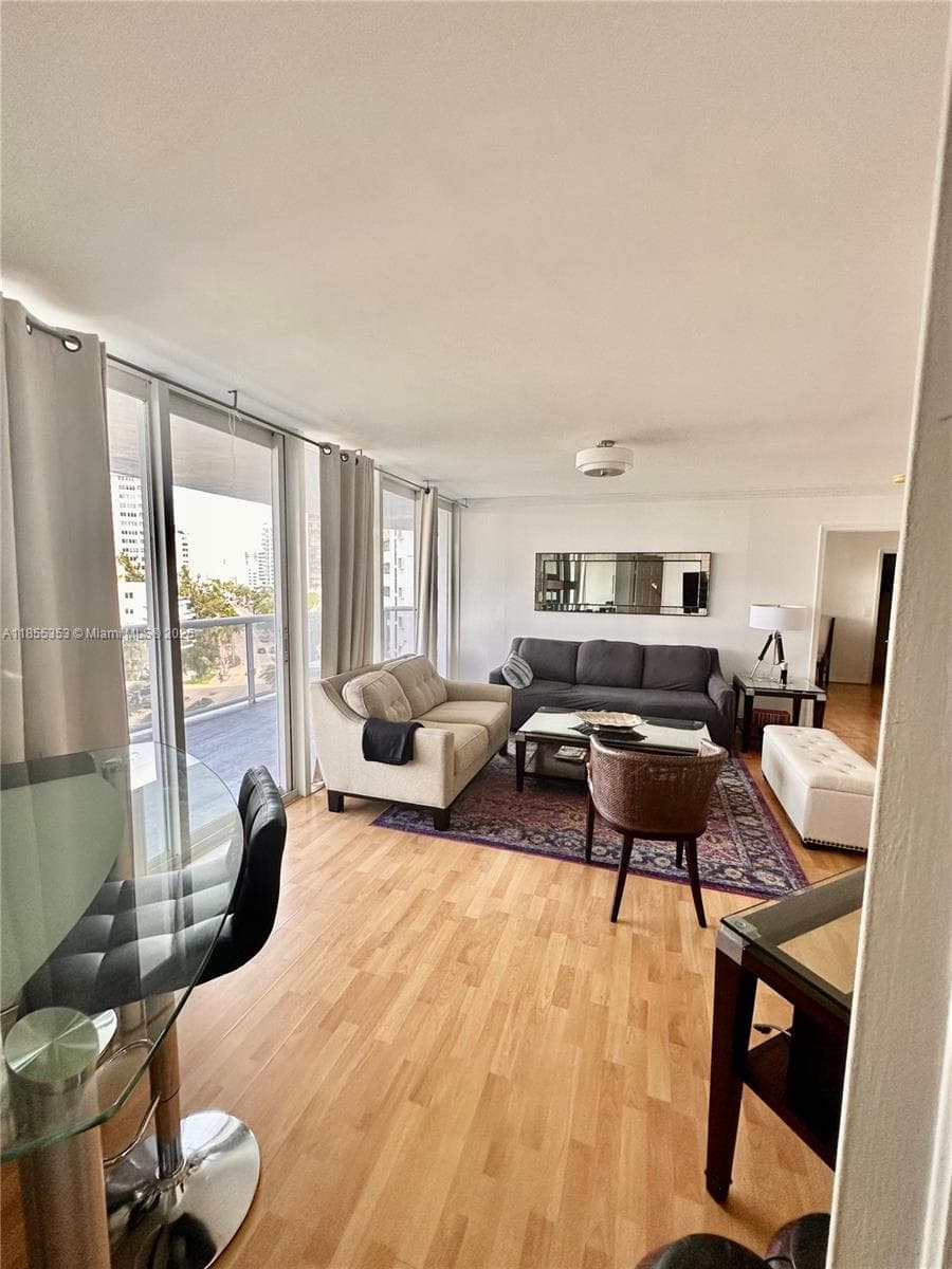 6301 Collins Ave # 806, Miami Beach FL 33141