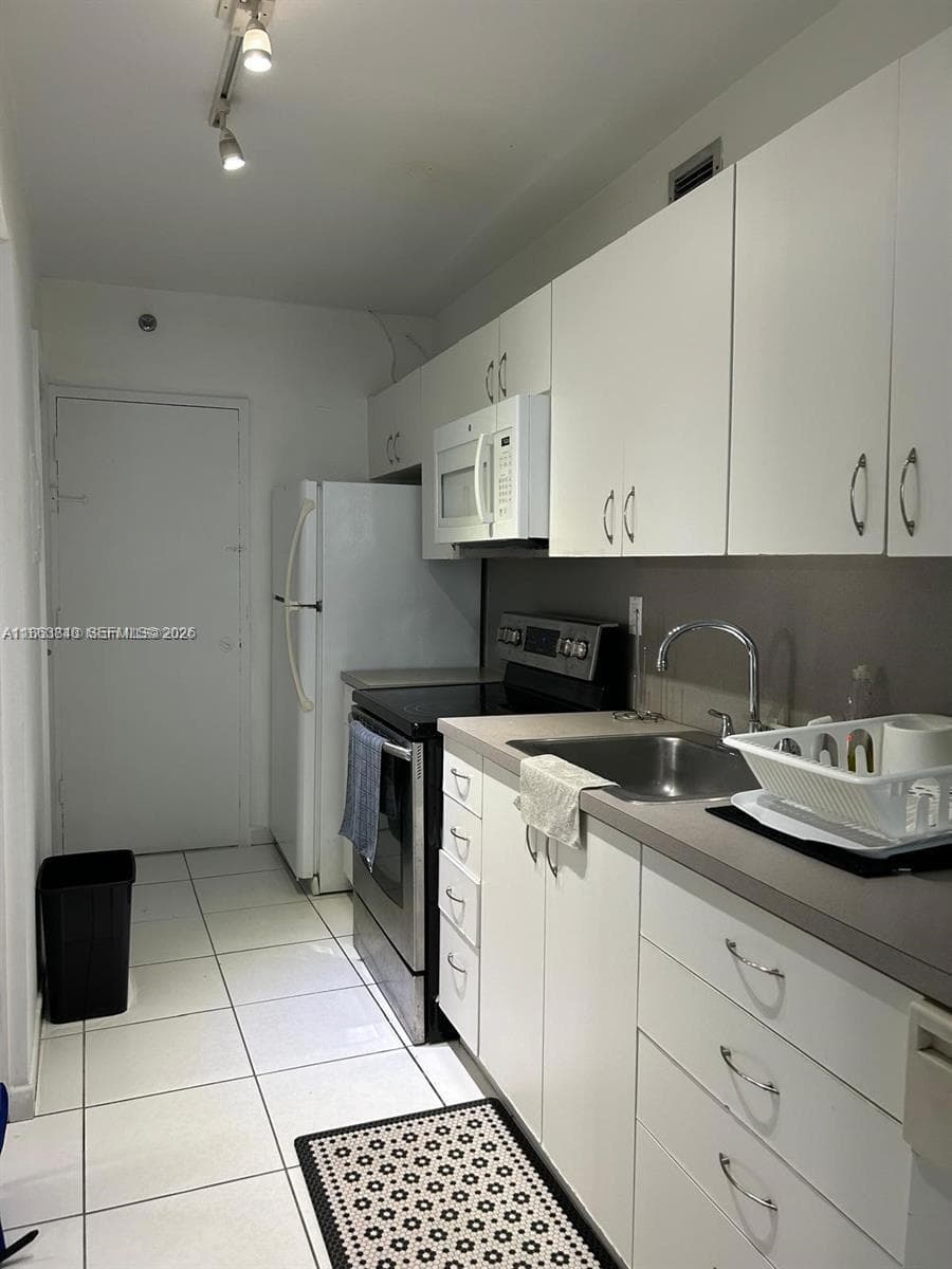 100 Lincoln Rd # 437, Miami Beach FL 33139
