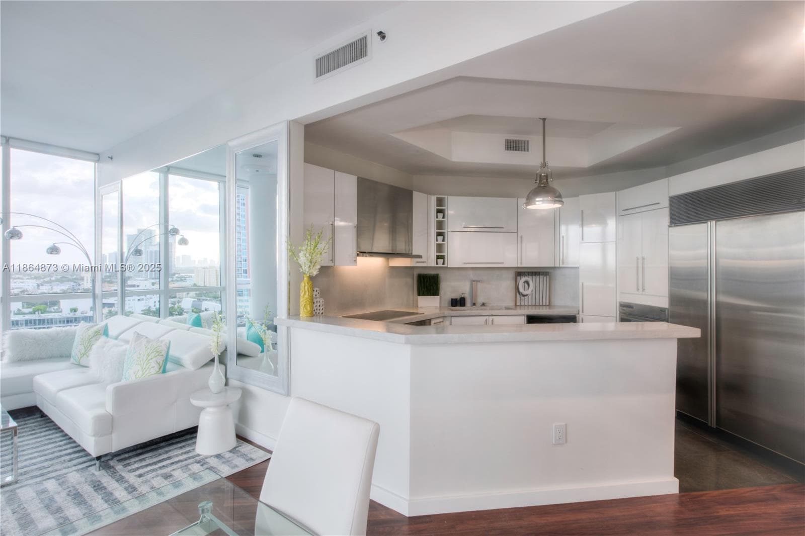 100 S Pointe Dr # 1501, Miami Beach FL 33139