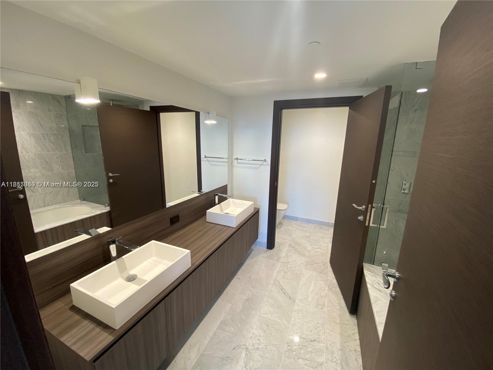 1000 Brickell Plz # 3010, Miami FL 33131