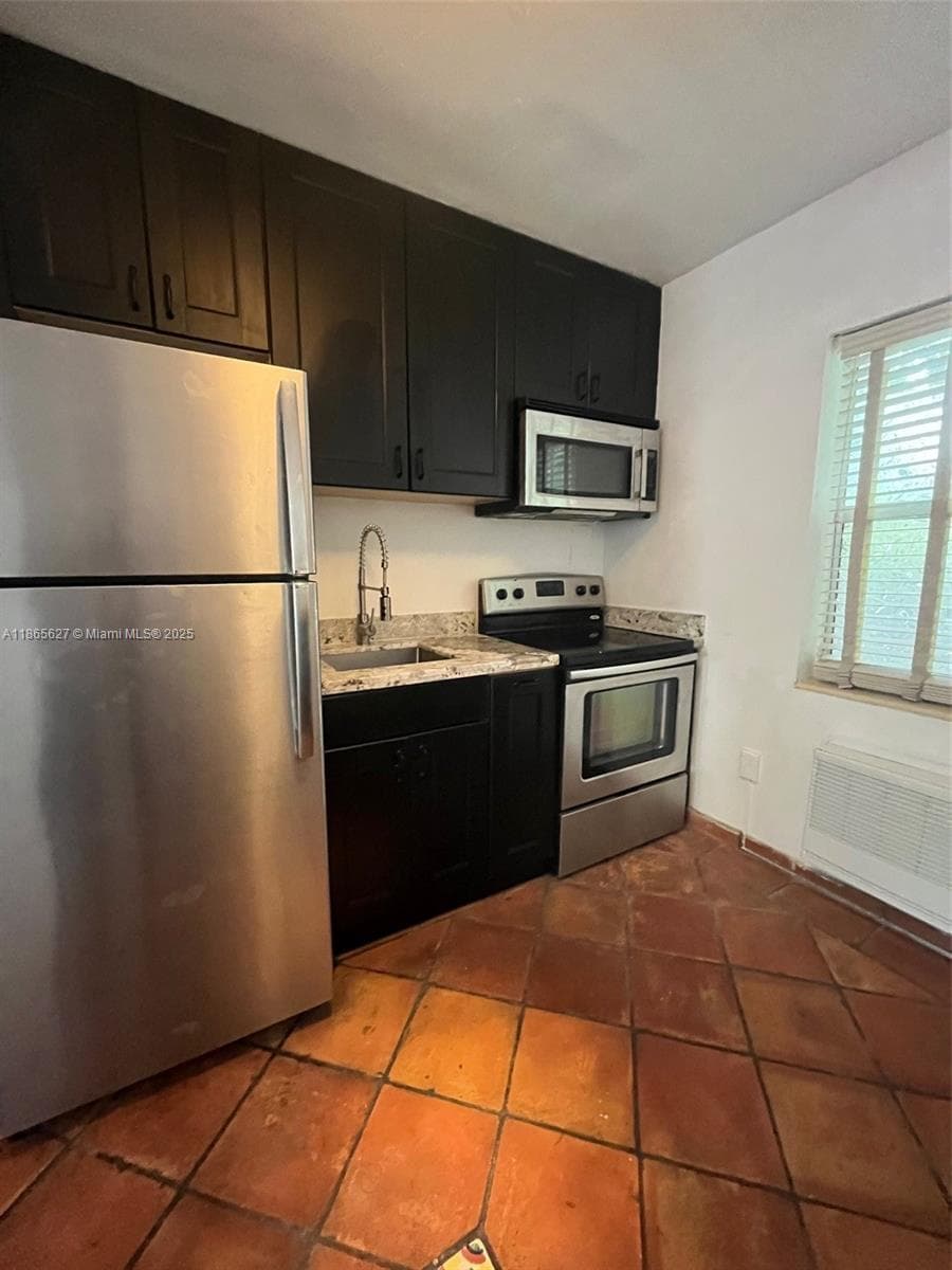 645 NE 77th St # 6, Miami FL 33138