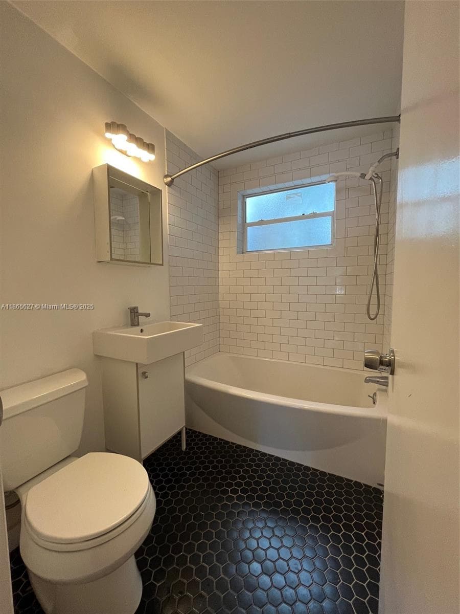 645 NE 77th St # 6, Miami FL 33138