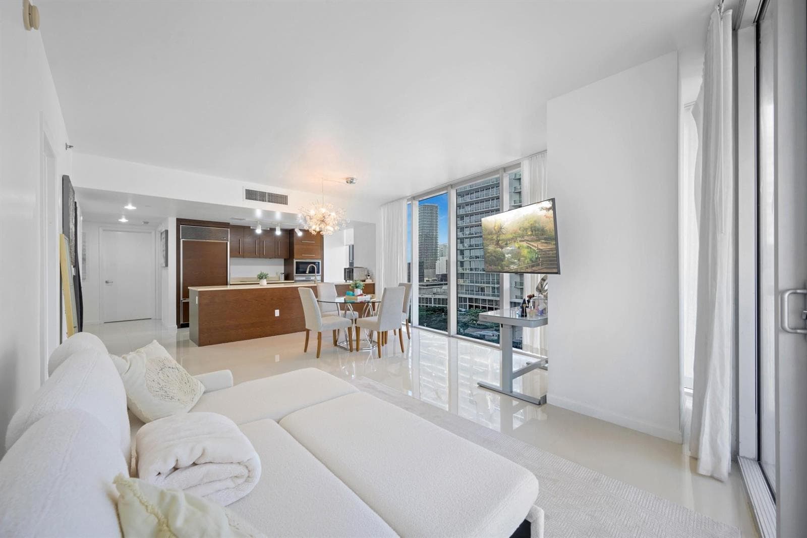 475 Brickell Avenue # 1815, Miami FL 33131