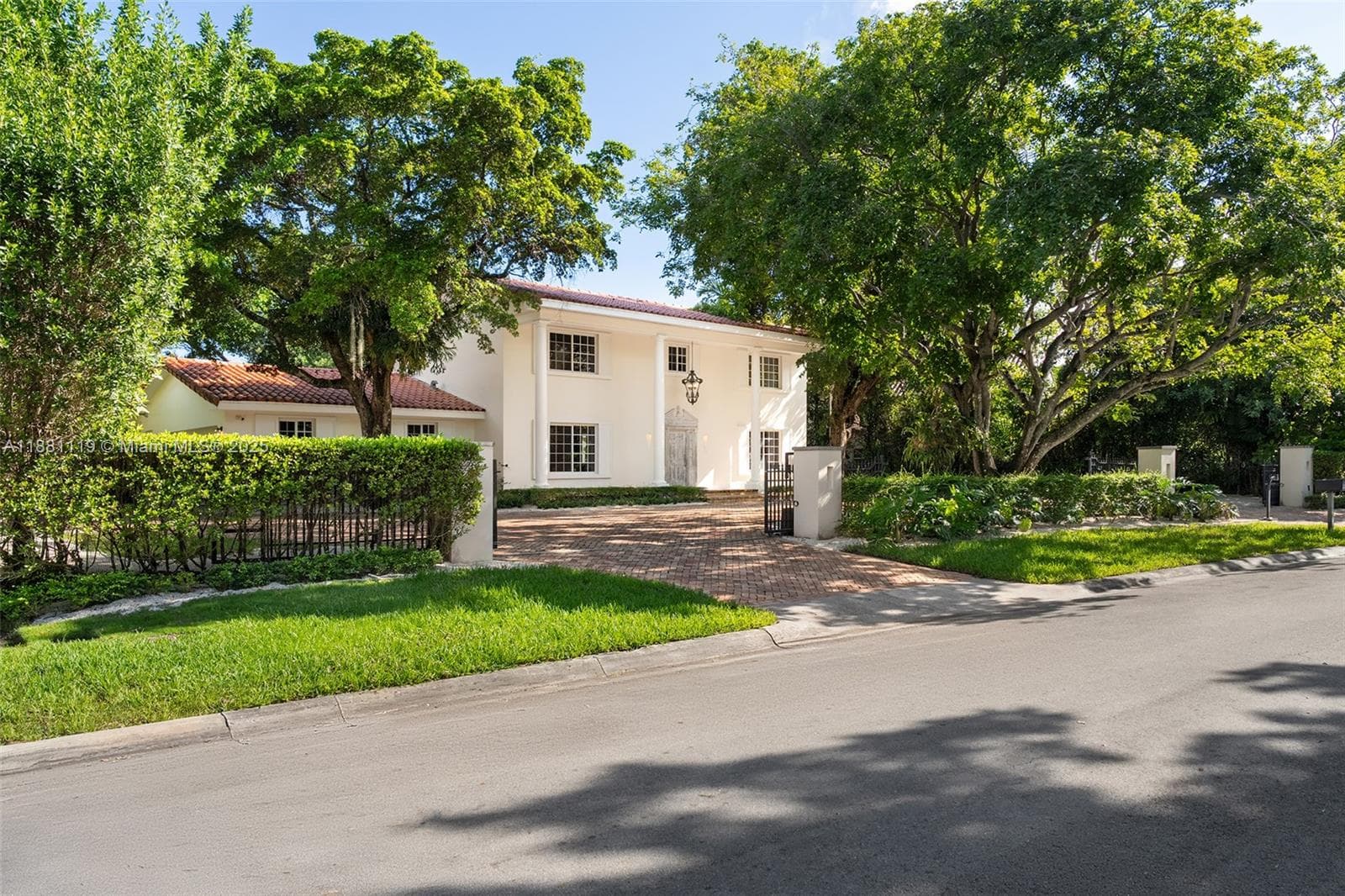 575 Bay Point Rd, Miami FL 33137