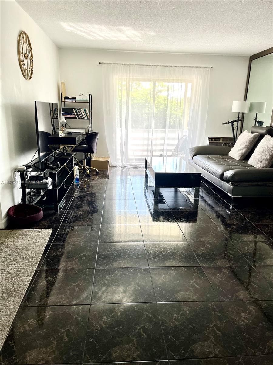 1395 NE 167th St # 315, Miami FL 33162