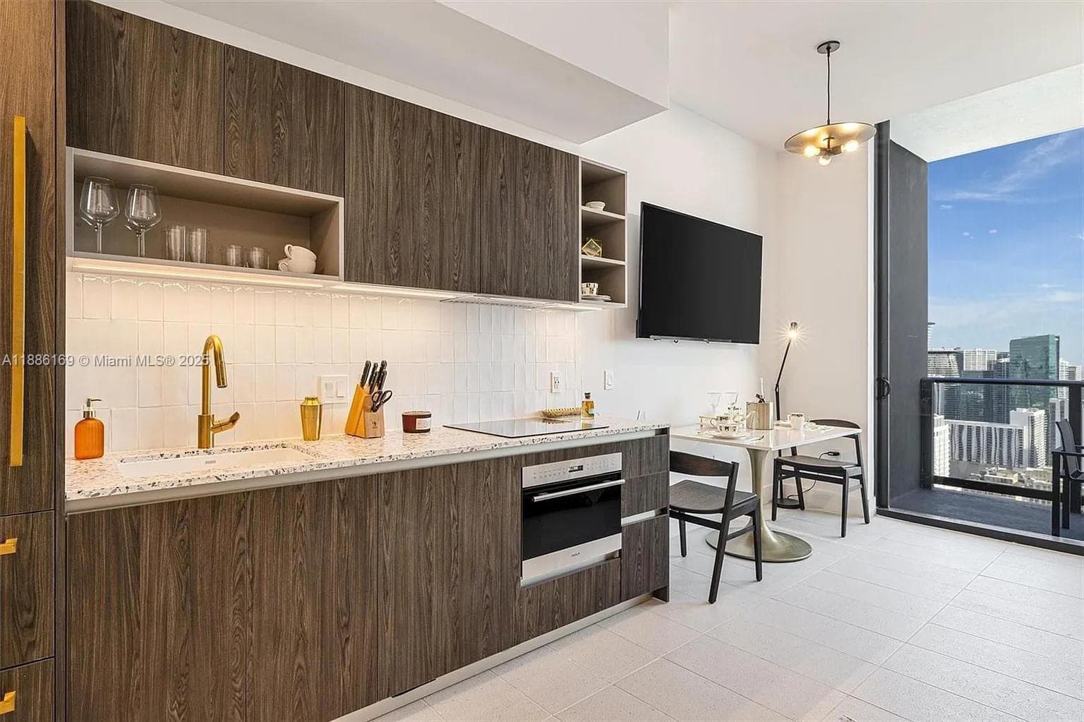 159 NE 6th St # 5106, Miami FL 33132