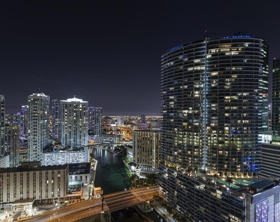 465 Brickell Avenue # 2706, Miami FL 33131