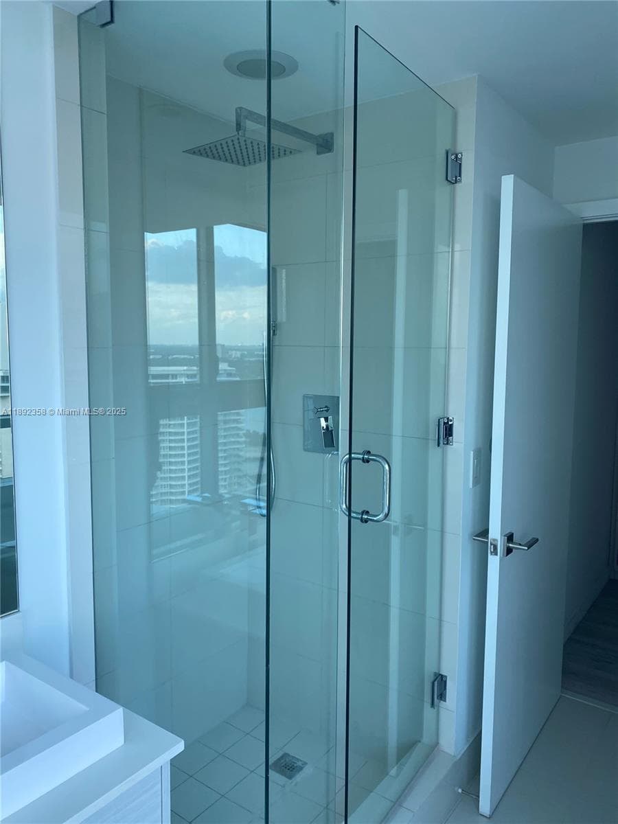 650 NE 32nd St # 3108, Miami FL 33137