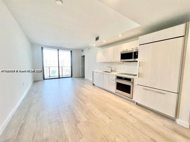45 SW 9th St # 3009, Miami FL 33130