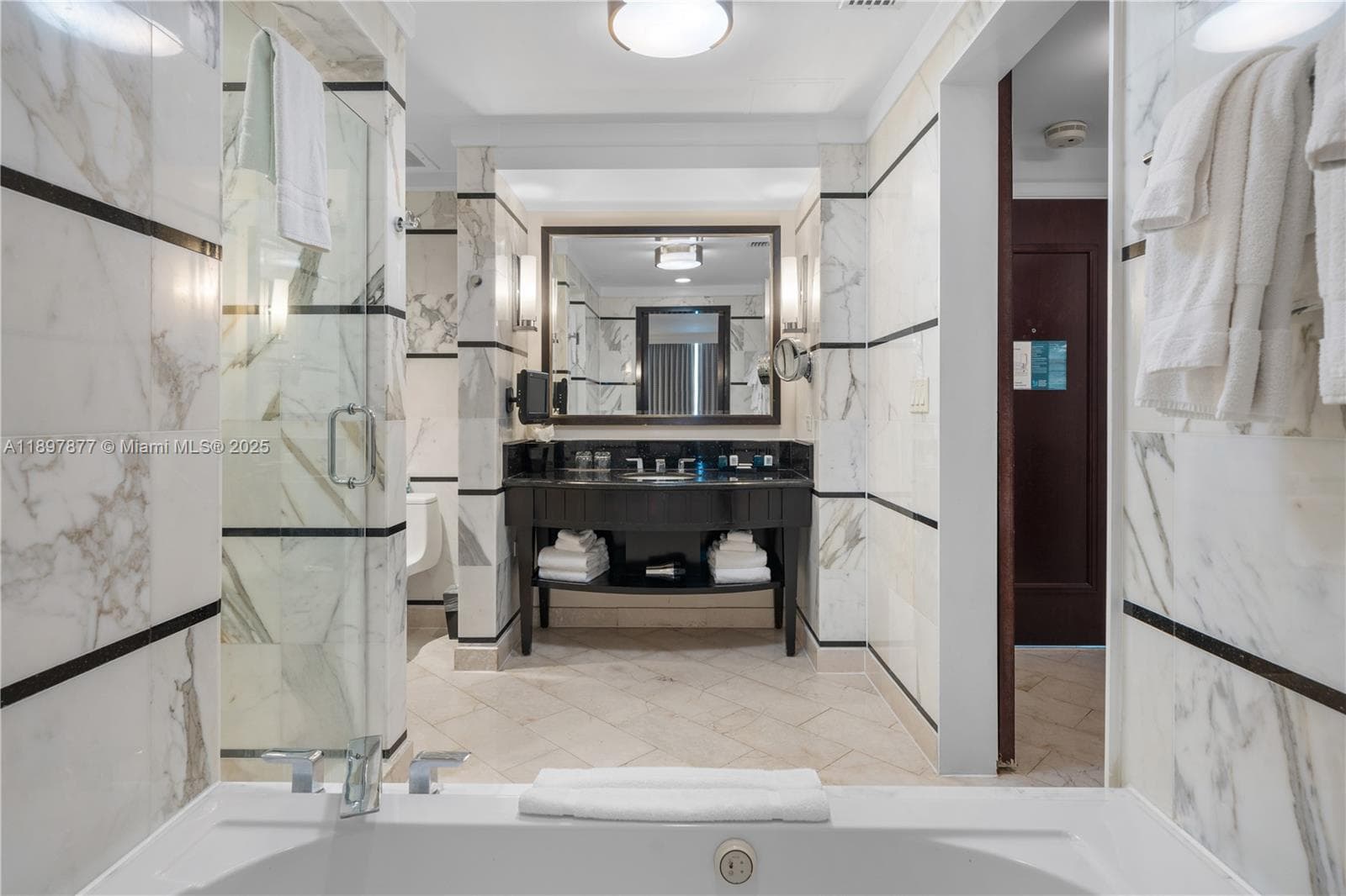 4391 Collins Ave # 1403, Miami Beach FL 33140
