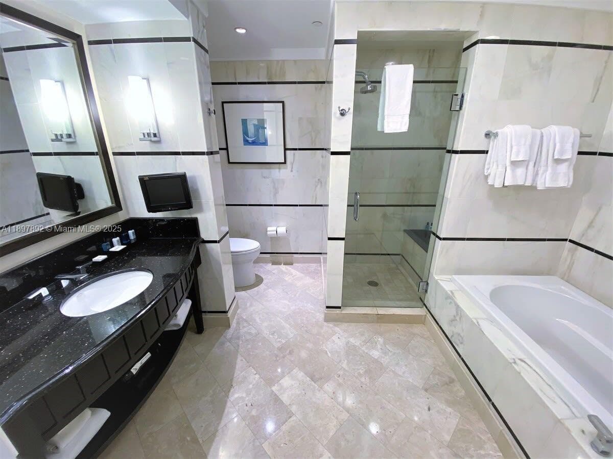 4391 Collins Ave # 1619, Miami Beach FL 33140