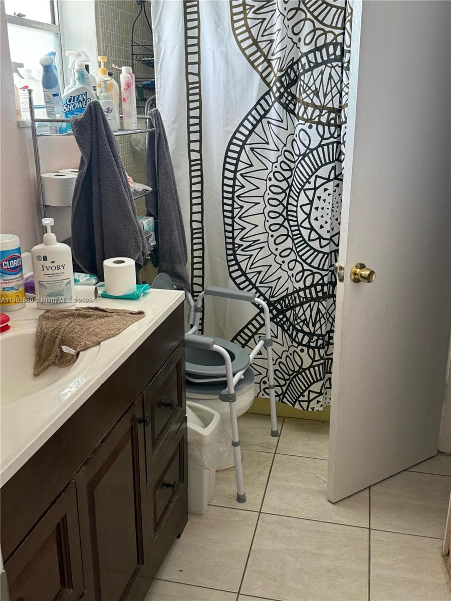 18555 NE 14th Ave # 715, Miami FL 33179