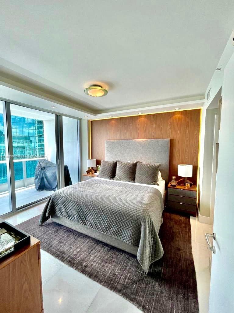 200 BISCAYNE BOULEVARD WAY # 4310, Miami FL 33131