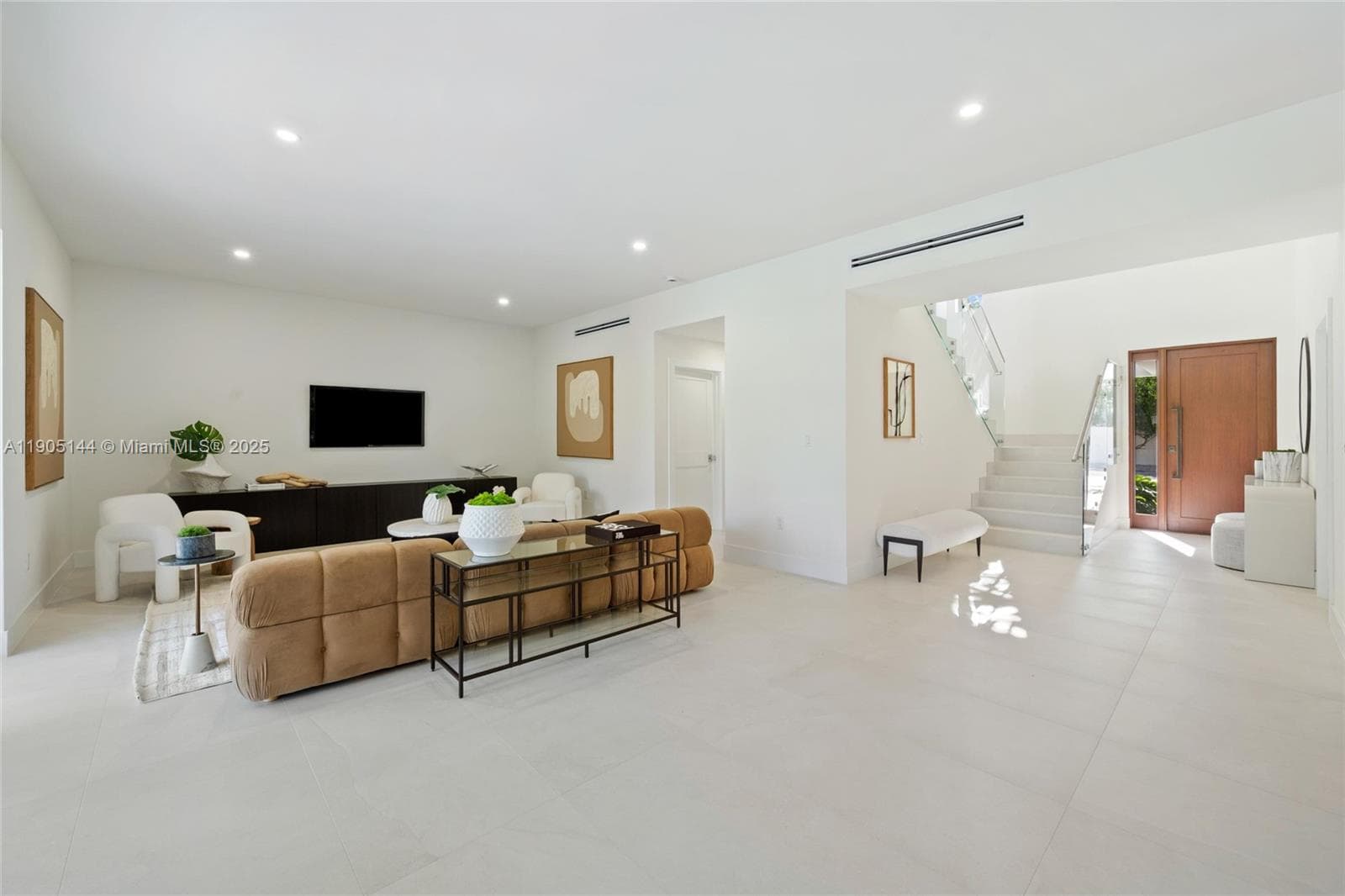 2127 SW 11th Ter, Miami FL 33135