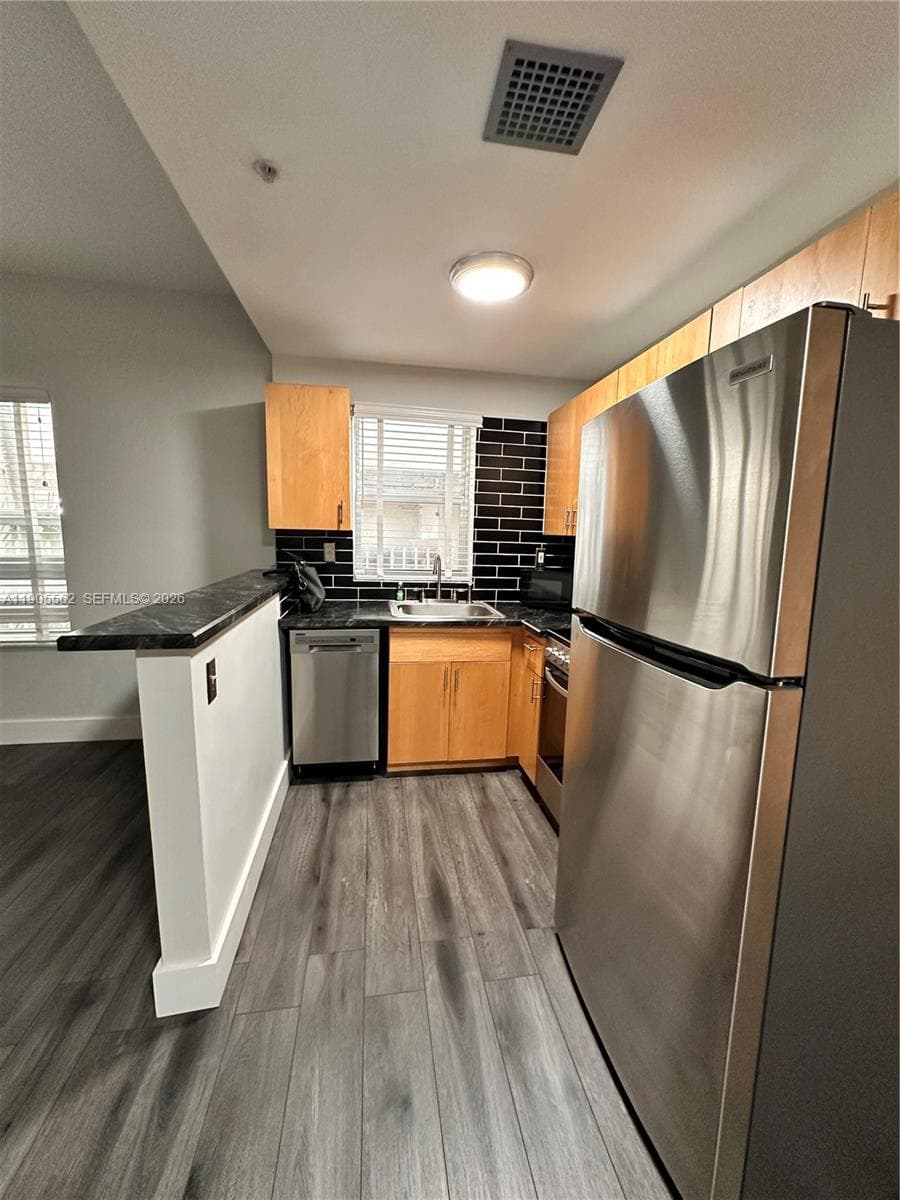 1542 Drexel Ave # 107, Miami Beach FL 33139