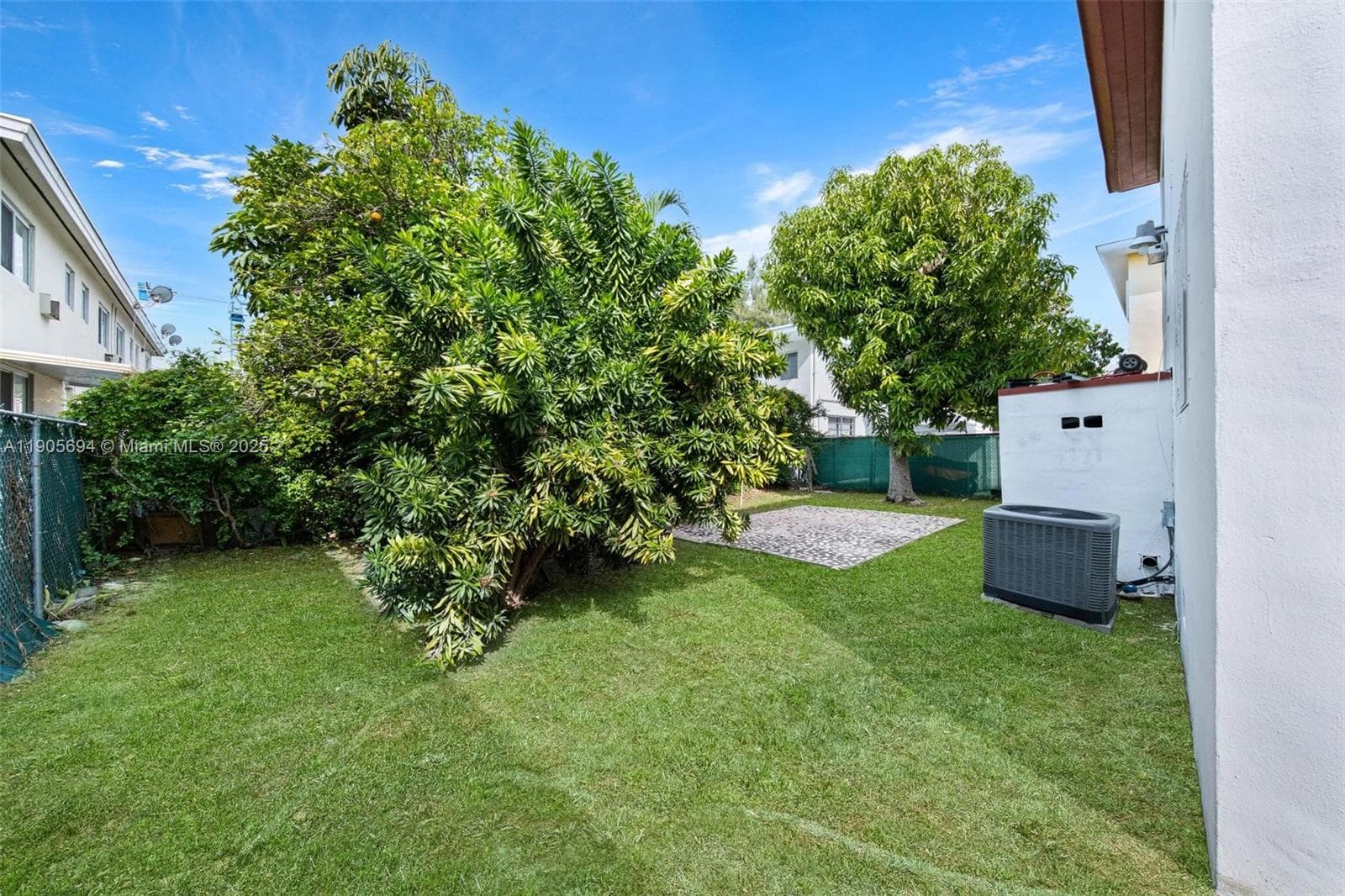 7712 Byron Ave # 2, Miami Beach FL 33141