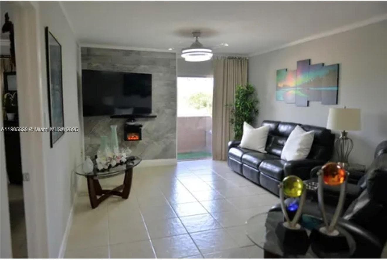 10900 SW 104th St # 314, Miami FL 33176