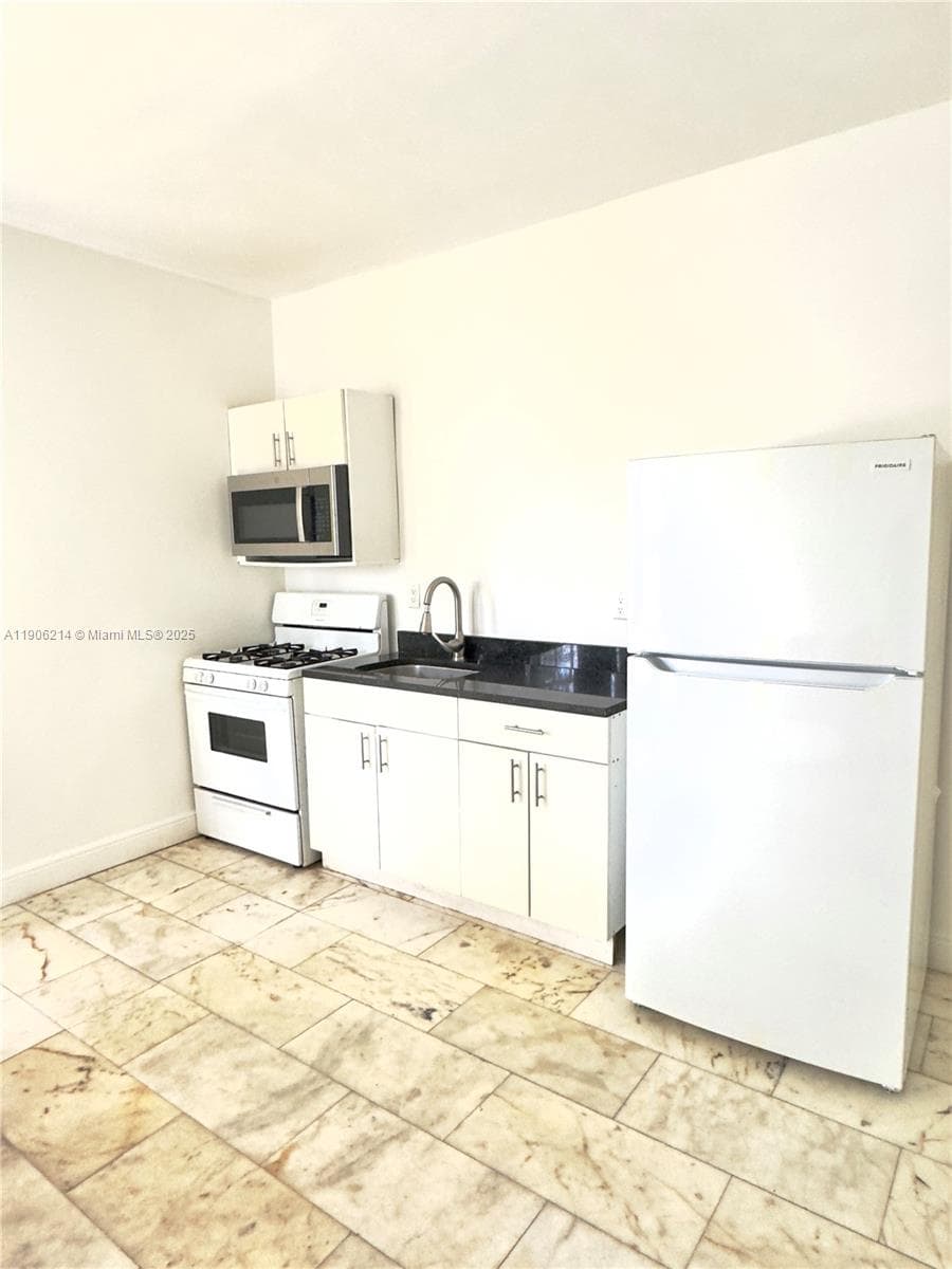 1526 Pennsylvania Ave # 2, Miami Beach FL 33139
