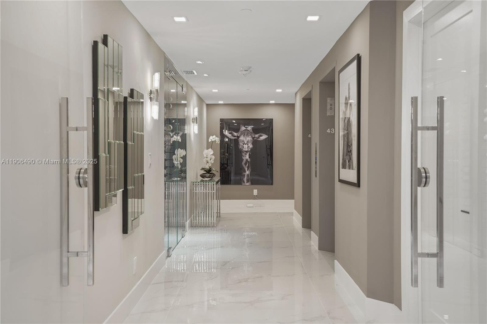 300 S Pointe Dr # 4306, Miami Beach FL 33139