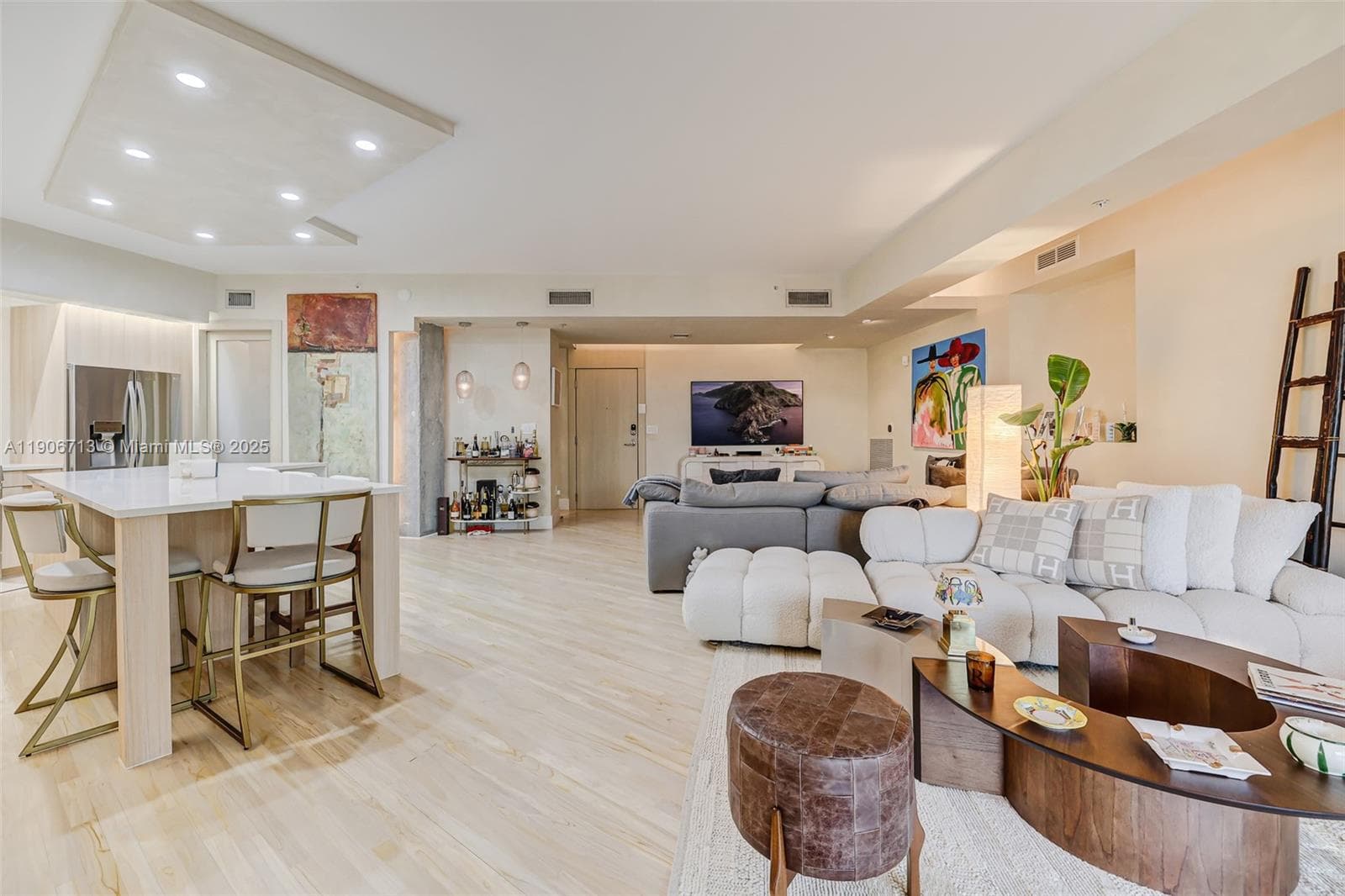 2001 Meridian Ave # 307, Miami Beach FL 33139