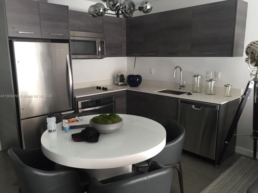 151 SE 1st St # 903, Miami FL 33131