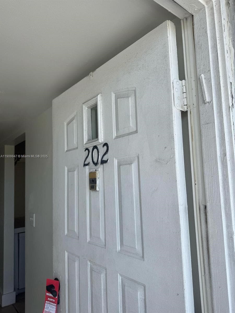 438 NE 210th Cir Ter # 4B, Miami FL 33179