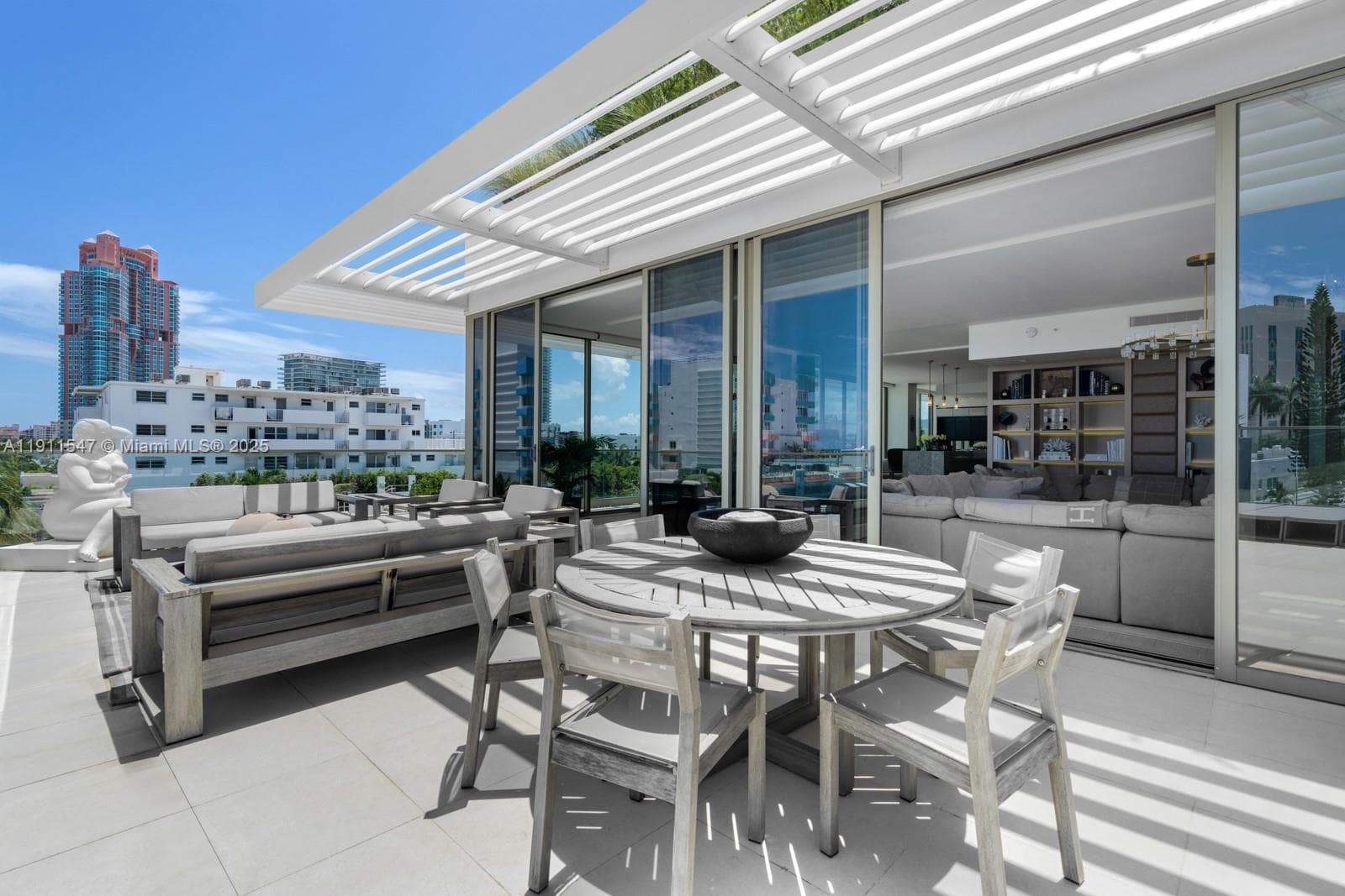 300 Collins Ave, Miami Beach FL 33139