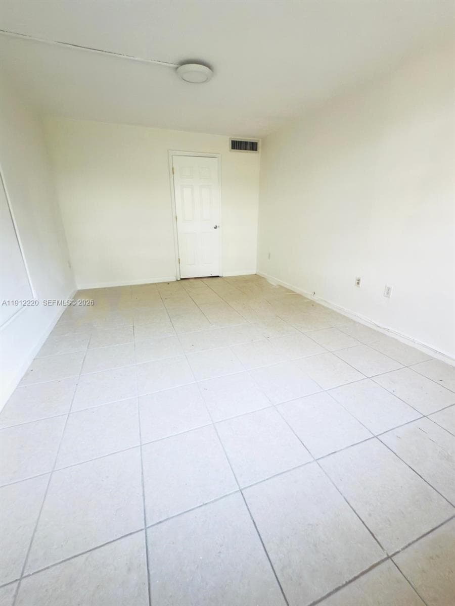 1301 NE 191st St # F110, Miami FL 33179