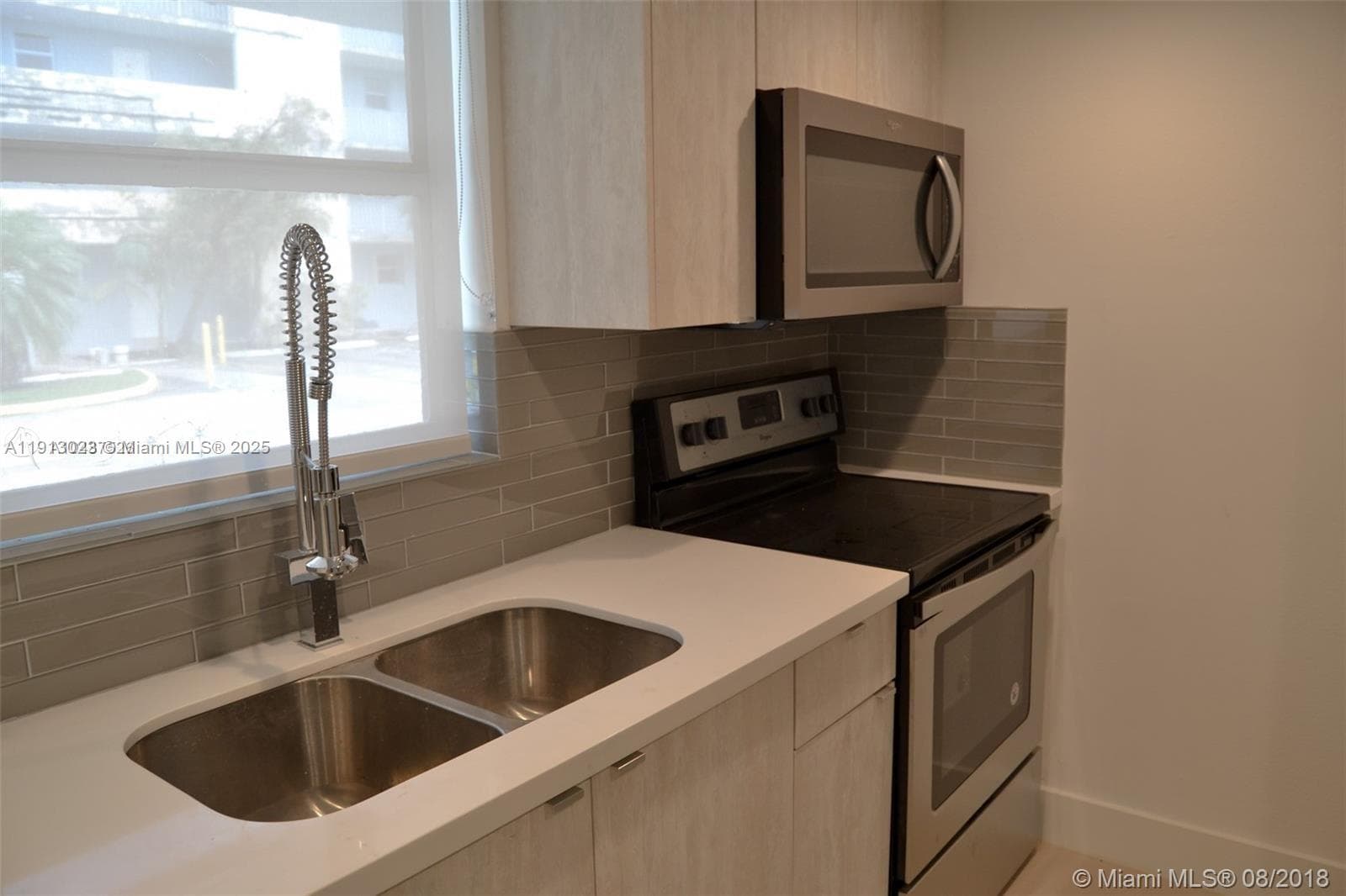 9375 Fontainebleau Blvd # L122, Miami FL 33172