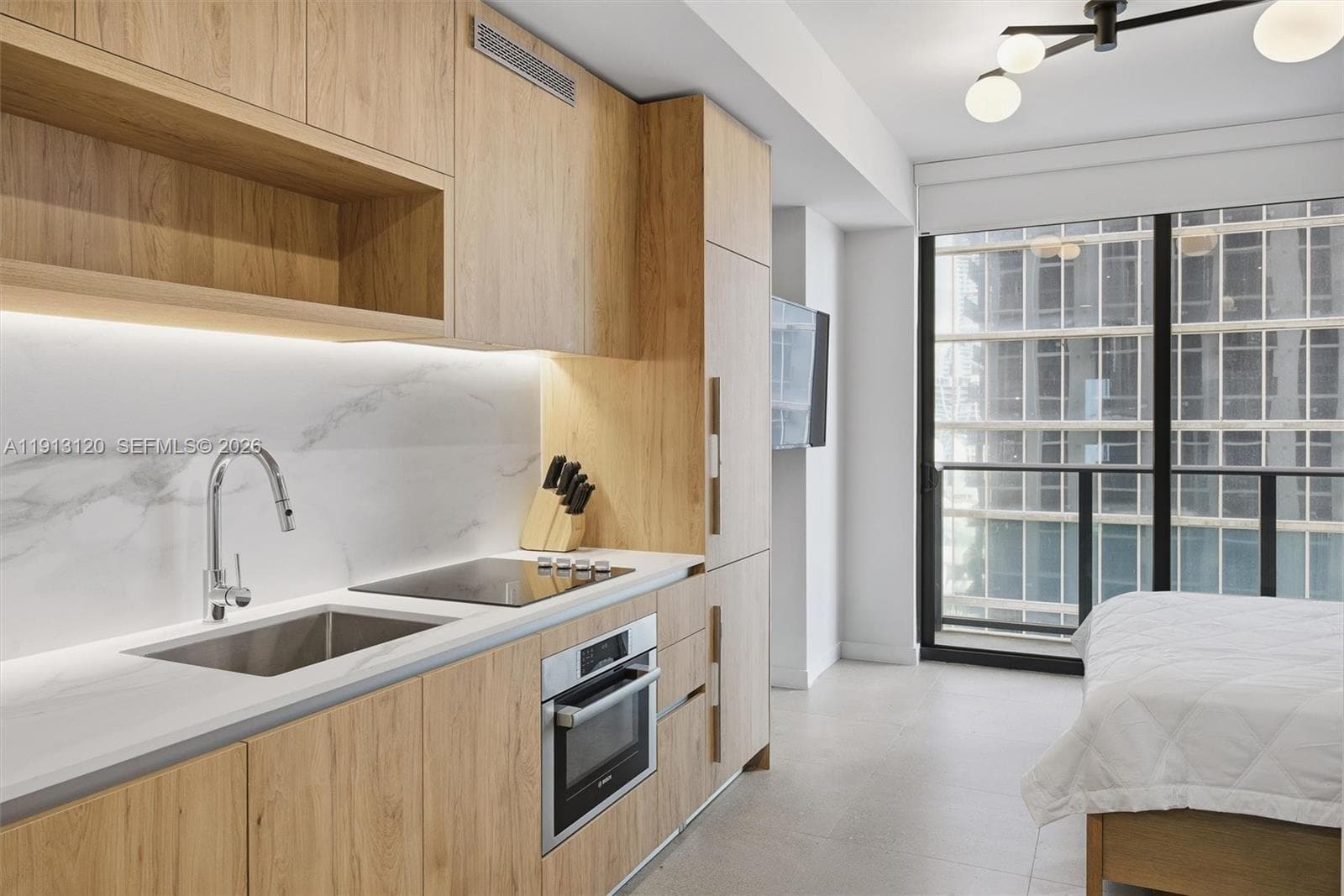 11 NE 6th St # 1906, Miami FL 33132