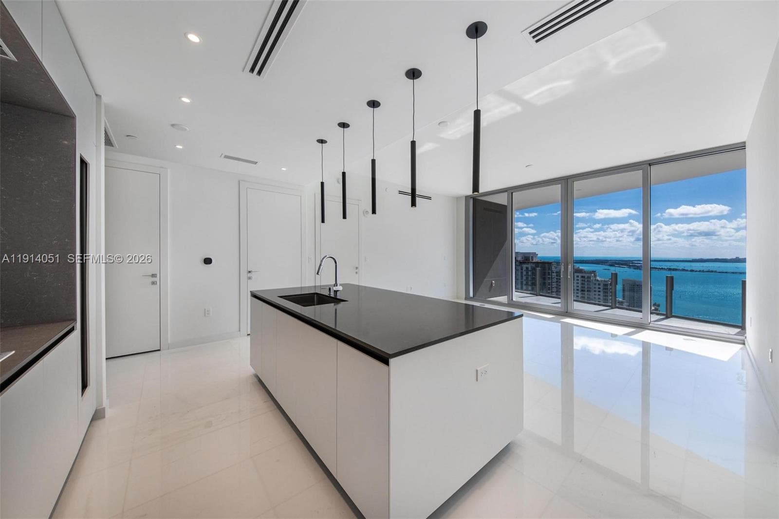 300 Biscayne Boulevard Way # 3506W, Miami FL 33131