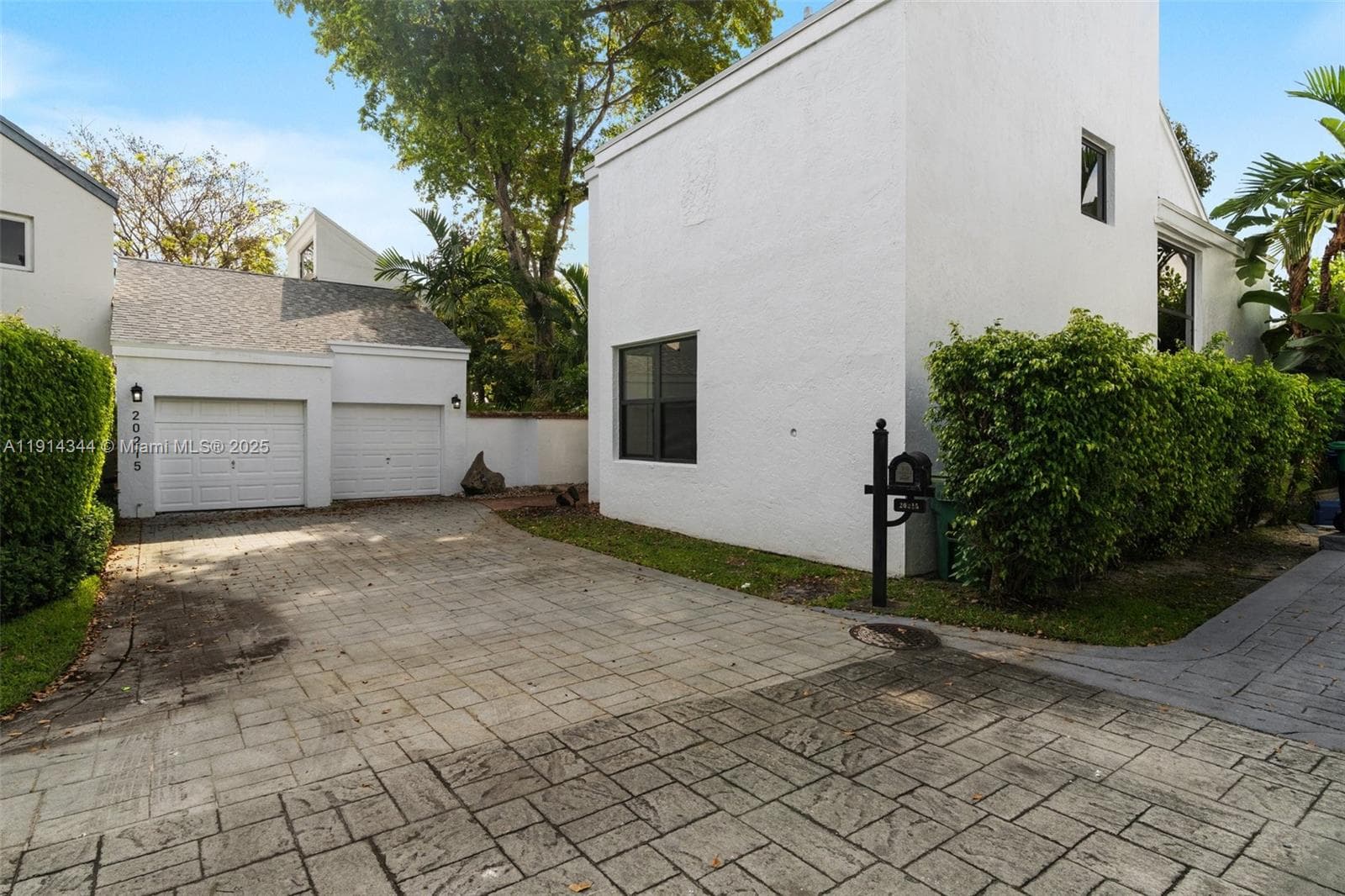 20215 W Oak Haven Cir, Miami FL 33179