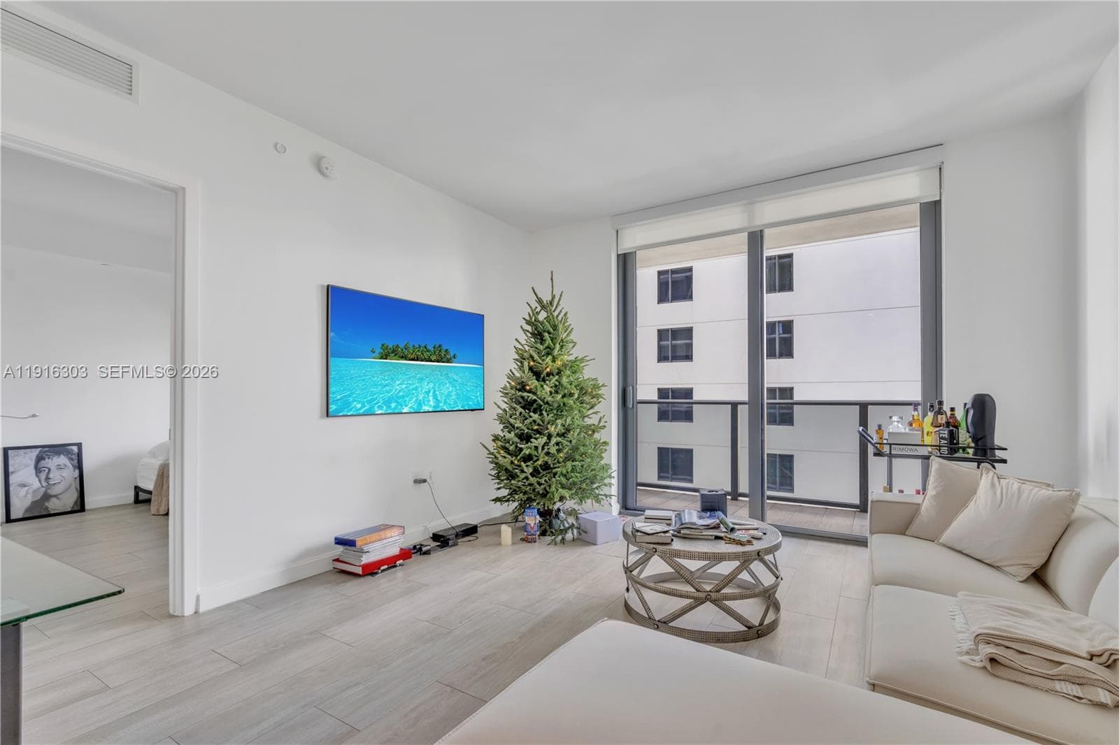 55 SW 9th St # 2610, Miami FL 33130