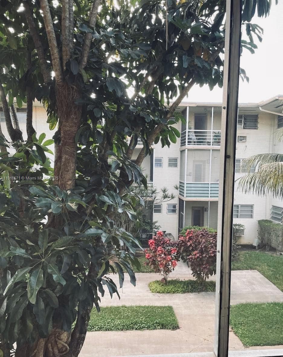 1355 NE 167th St # 209, Miami FL 33162